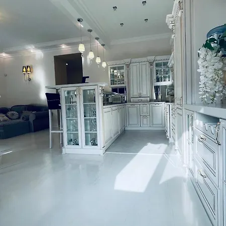 Апартаменты Luxury Design In The Center Of
