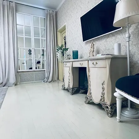 Luxury Design In The Center Of Апартаменти *