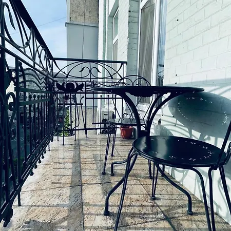Luxury Design In The Center Of Апартаменти
